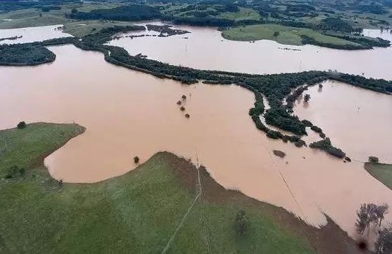 巴西南里奥格兰德州暴雨已致5人死亡
