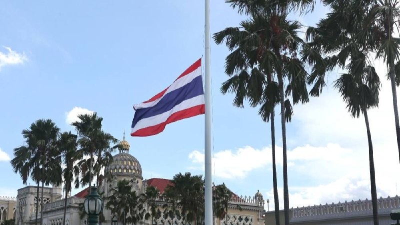 泰国政府机构降半旗1天哀悼枪击案逝者 总理 巴育今日前往