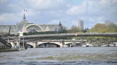 巴黎奥运倒数百日　马克龙：若风险过高或放弃塞纳河开幕式