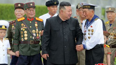纪念“战胜节”71周年　金正恩要朝鲜打造“人民乐园”