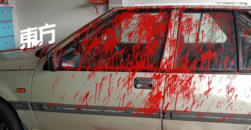 李女士轿车被泼红漆。