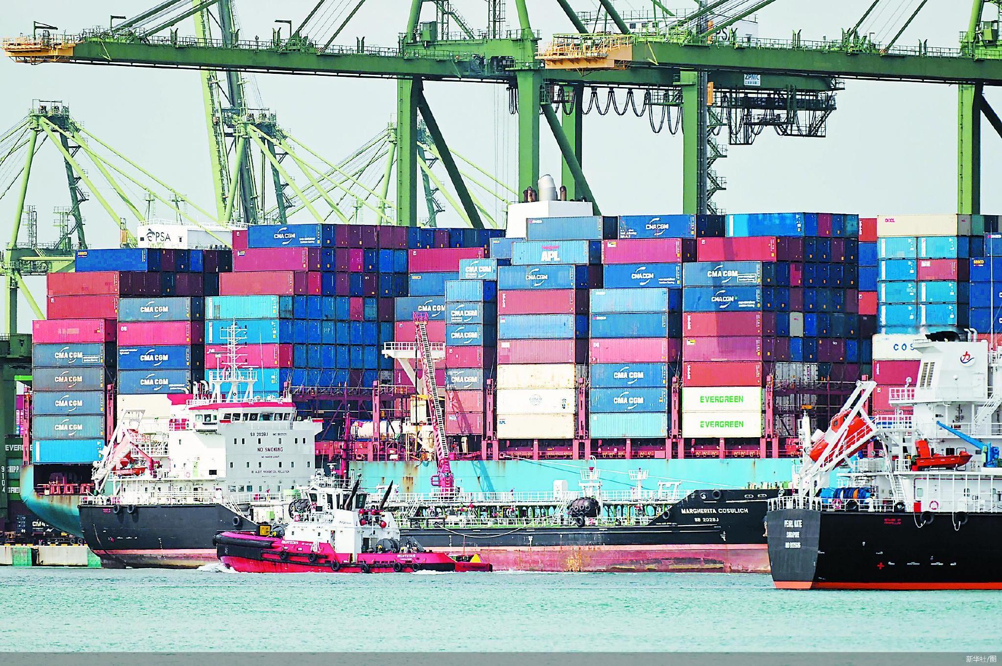 新加坡巴西班让集装箱码头。 新华社/图