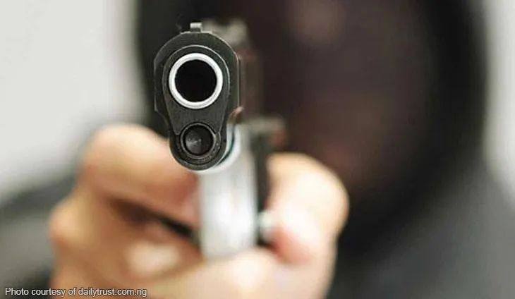 菲律宾该地一名商人在家门口遭"摩托双煞"枪杀！